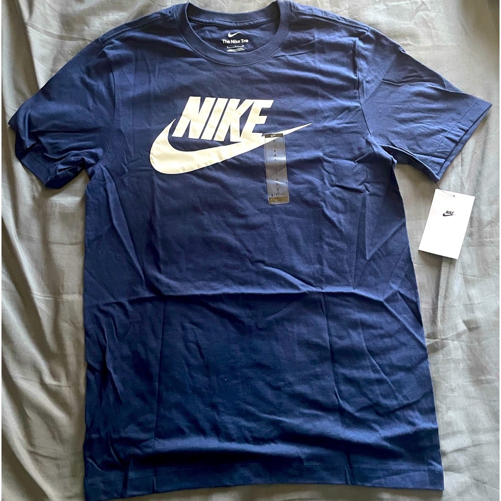 New Nike tee navy blue